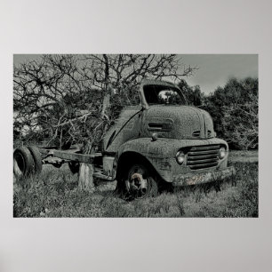 Poster arbre poussant dans un vieux camion en noir et bla