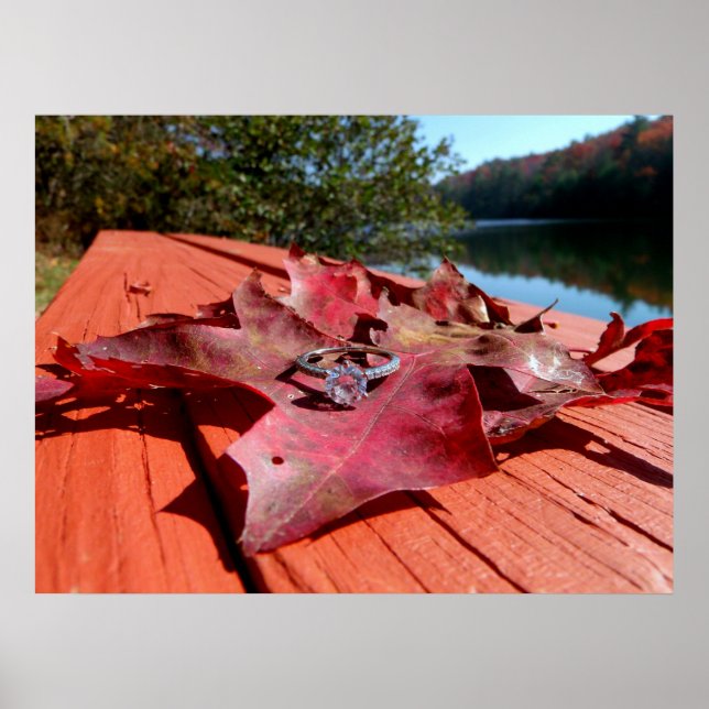 Poster Bague fiançailles sur une feuille d'automne (Devant)