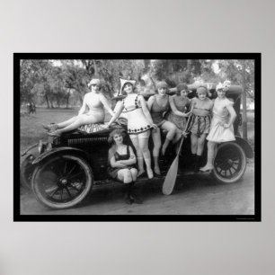Poster Baigner des beautés sur une voiture 1919