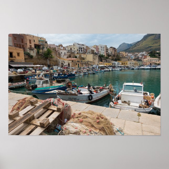 Poster Bateaux de pêche dans le port de Castellammare del (Devant)