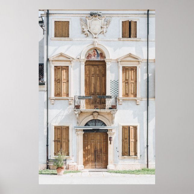 POSTER BÂTIMENT EN BÉTON BLANC AVEC PORTES EN BOIS ET VEN (Devant)
