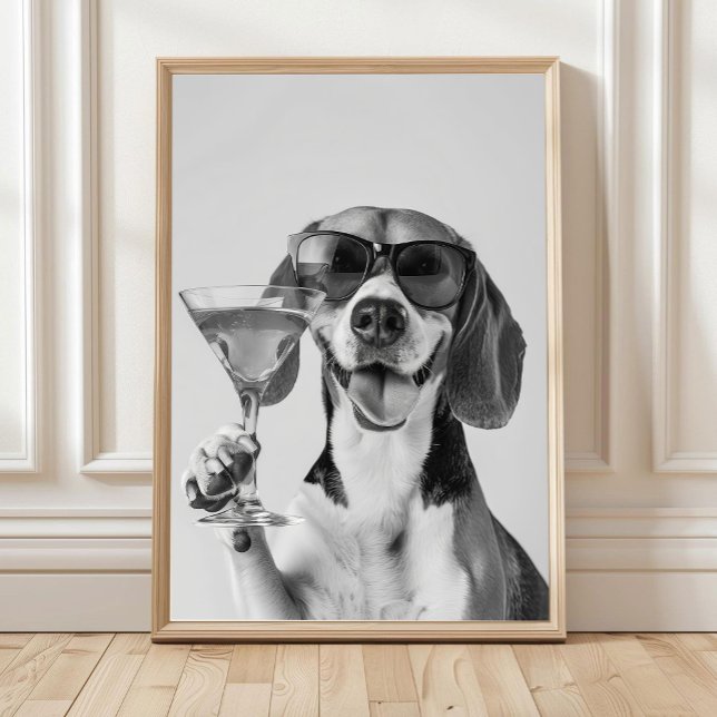 Poster Beagle Holding A Cocktail Wall Art, Black and Whit (Créateur téléchargé)