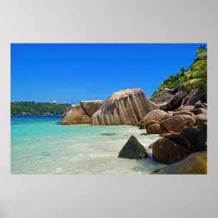 Poster Belle Mer Tropicale avec Côte Rocheuse Couverte
