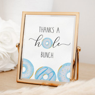 Poster Bleu beigne grâce à un tas de trous