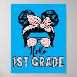 Poster Bonjour fille de 1re année avec chignon de cheveux