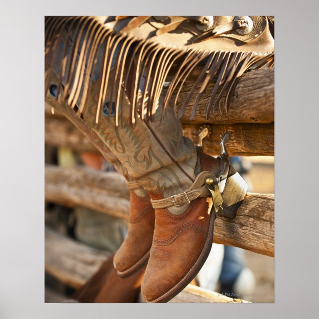 Poster Bottes Cowboy sur la clôture 2 (Devant)