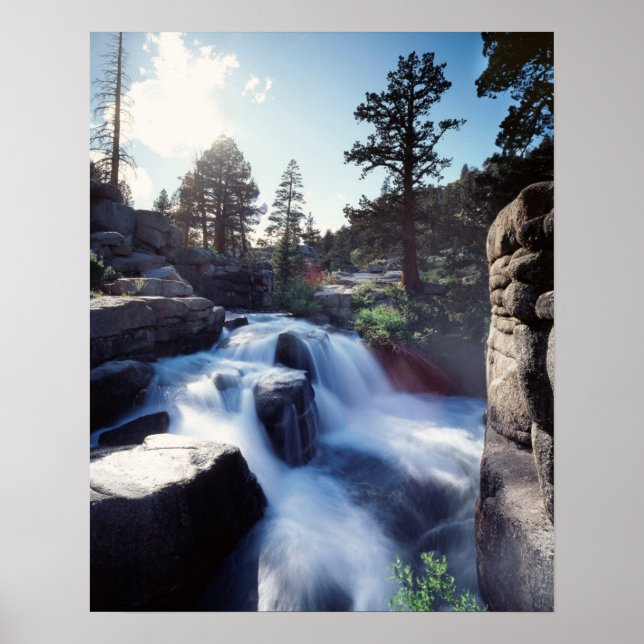 Poster Californie, Sierra Nevada Mountains, Une cascade (Devant)