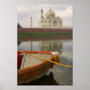 Poster Canot dans l'eau avec Taj Mahal, Agra, Inde