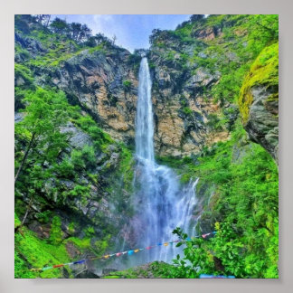 Poster Cascade de printemps majestueuse