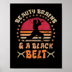 Poster Cerveaux De Beauté Et Une Fille Karaté De Ceinture
