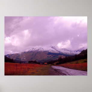 Poster Champs rouges d'automne sous un ciel orageux de mo