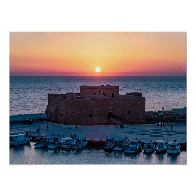 Poster Château de Paphos au coucher du soleil, vue drone (Devant)