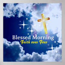 Ciel bleu avec nuages blancs et Croix d'or