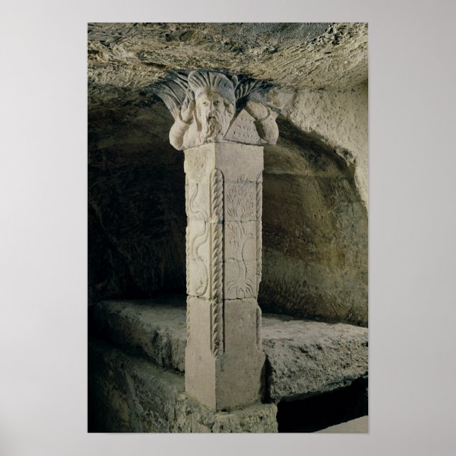 Poster Colonne de la crypte, avec la tête de Moïse (Devant)