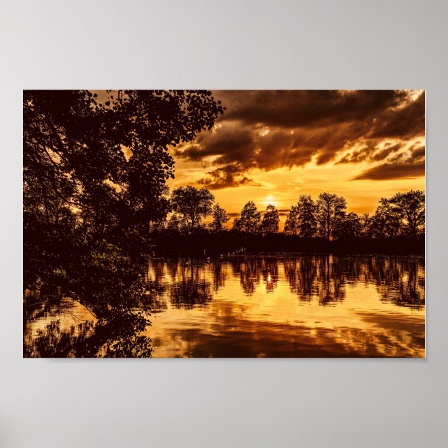 Poster Coucher de soleil à crépuscule doré (Devant)