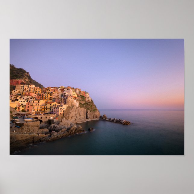 Poster Coucher de soleil sur le village de Manarola dans  (Devant)