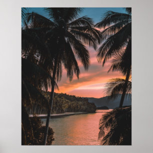 Poster Coucher de soleil sur l'île tropicale le soir sur