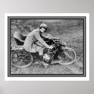 Poster Cru B et fille de photo de W sur la moto 16 x 20