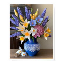 Daffodiques d'arrangement floral Vase bleu étonnan