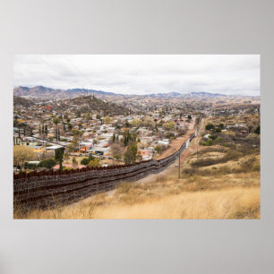 Poster de photos sur le mur de la frontière amér