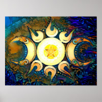 Déesse triple couronnée