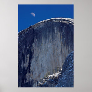 Poster Demi-lune se levant au-dessus du dessus de demi de