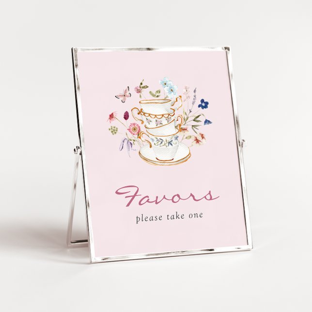 Poster des faveurs de la nuptiale rose (Pink Floral Bridal Favors Tea Cup Poster with Butterfly by Painted Paperie
)