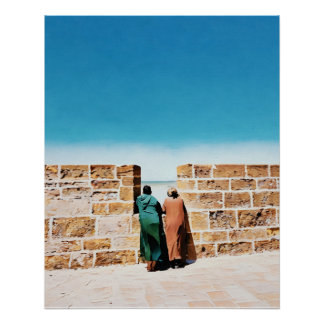 Poster Deux Hommes Regardent Au-Dessus Du Mur Vers Un Cie