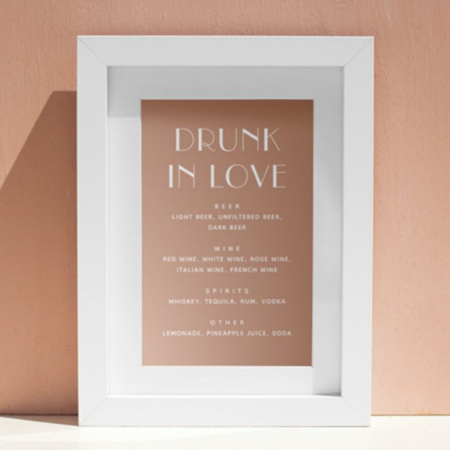 Poster Drunk in love. Boissons mariages modernes rose pâl (Créateur téléchargé)
