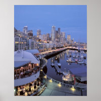Dusk sur Bell Harbour à Seattle, Washington.