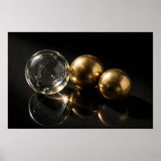 Poster Étude dans l'ombre — Sphères de verre et d'or