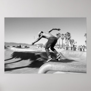 Poster Extreme Sports Poster: Skateboarder doing Tricks