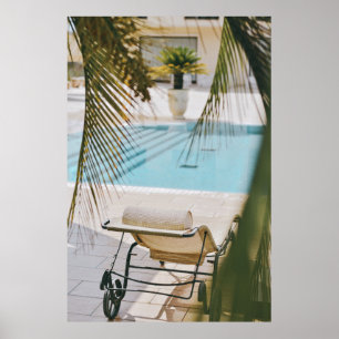 Poster Fauteuil Brown et noir à côté de la piscine en t