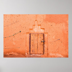 Poster Fenêtre en bois fermée dans la maison marocaine tr