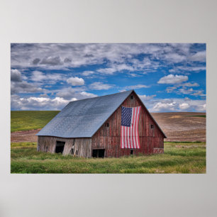 Poster Fermes   Grange rouge rustique avec drapeau améric