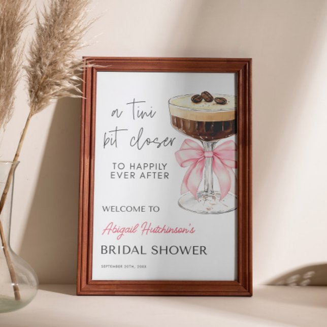 Poster Fête des mariées Martini Espresso Bow rose - 24x36 (Pink Bow Espresso Martini Bridal Shower - 24x36 Poster)