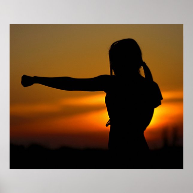 Poster Fille au coucher du soleil de Karate (Devant)