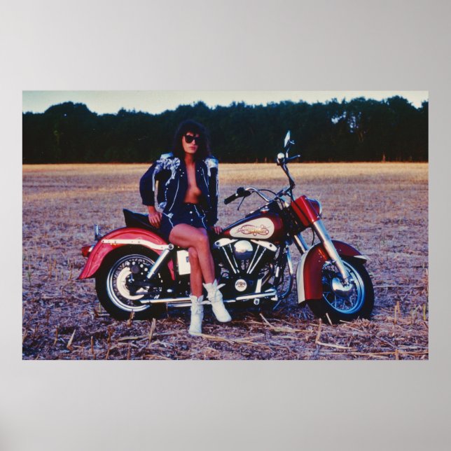 Poster Fille Pinup Classique Sur Une Moto (Devant)