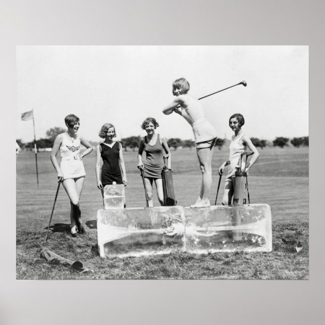 Poster Flapper Girls Playing Golf, 1926. Photo vintage (Devant)