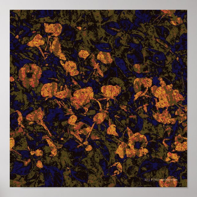 Poster Fleur orange contre motif camouflage feuille (Devant)