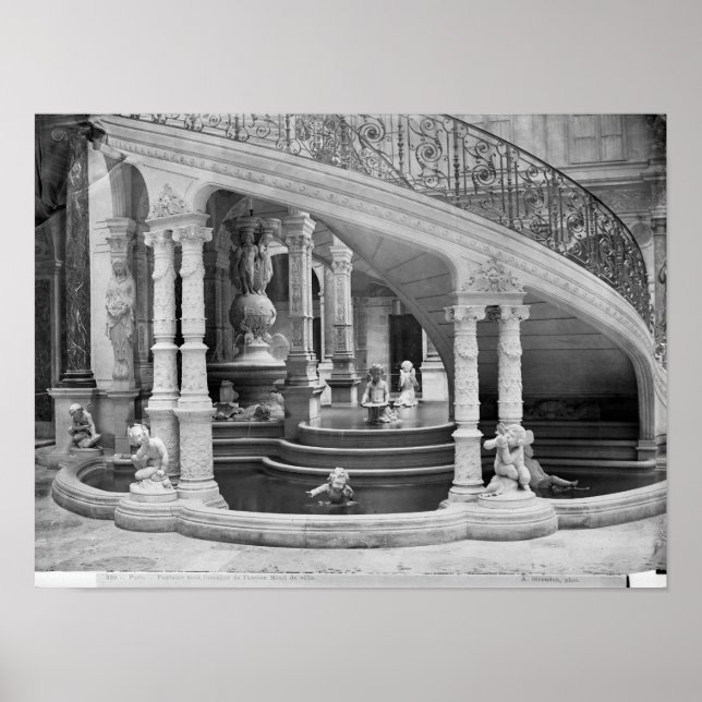 Poster Fontaine sous les escaliers de l'Hôtel de Ville (Devant)