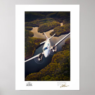 Poster Galerie King Air Over Water