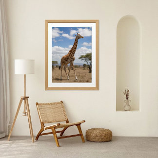Poster Girafe majestueuse marchant à travers la savane af