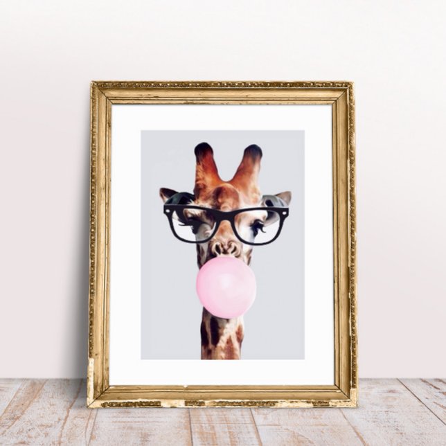 POSTER GIRAFFE PORTANT DES LUNETTES SOUFFLANT UN BUBBLEGU (Créateur téléchargé)