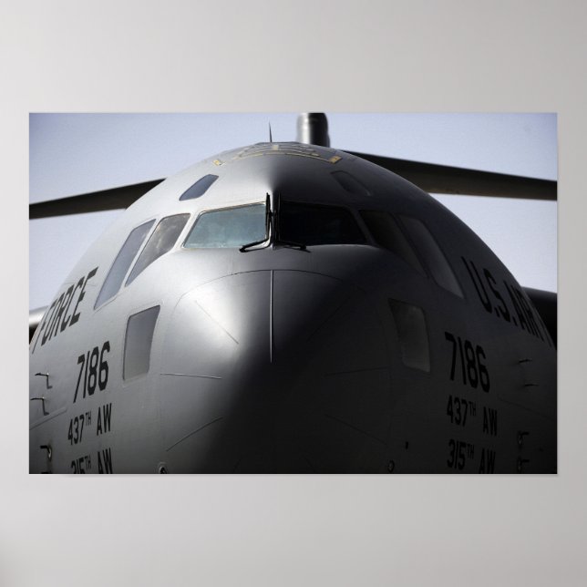 Poster Gros plan de l'avant d'un C-17 Globemaster III (Devant)