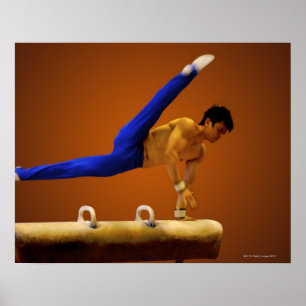 Poster Gymnastique de pratique de jeune homme sur le