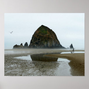 Poster Haystack Rock Reflection, Cannon Beach, Oregon