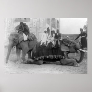 Poster Hommes tenant des éléphants en Inde PhotoInde