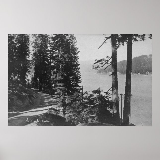 Poster Huntington Lake, Californie Vue depuis Road (Devant)