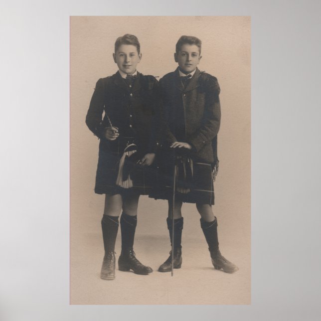 Poster Intérêt gai de jeunes hommes beaux en kilos (Devant)
